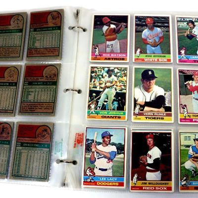 1975/76 TOPPS Baseball Cards Collection in Binder - 108 Cards Lot