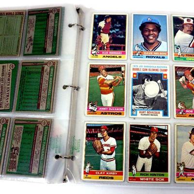 1975/76 TOPPS Baseball Cards Collection in Binder - 108 Cards Lot