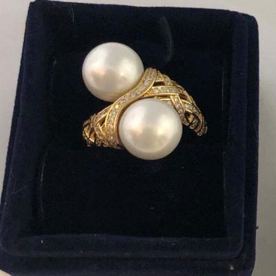 #38 Stauer Pearl/Gold Toned Ring Size 10