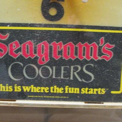 Seagram's Coolers Lighted Clock. 