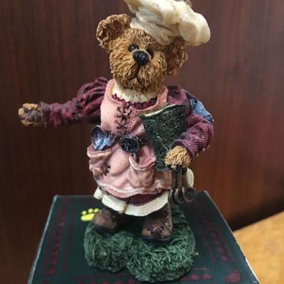 Boyds Bear Bernice as Mrs. Noah  The Chiel Cook and Bottle Washer