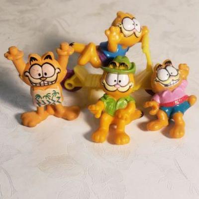 4 Garfield plastic figurines