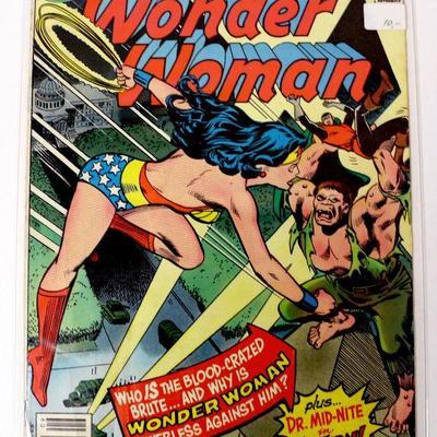 WONDER WOMAN #235 Bronze Age Comic Book 1977 DC Comics