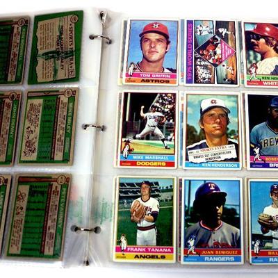 1975/76 TOPPS Baseball Cards Collection in Binder - 108 Cards Lot