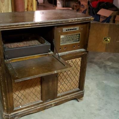 Vintage RCA Victor Stereo Cabinet