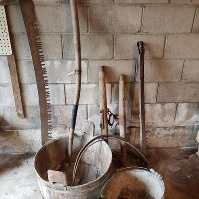 Assorted Vintage Barn Items Lot