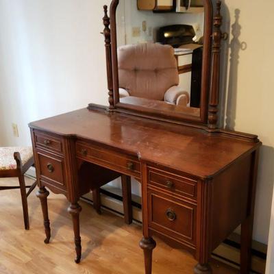 Vintage Vanity with Mirror