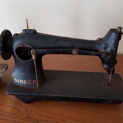 Lot of Three Antique Singer Sewing Machines