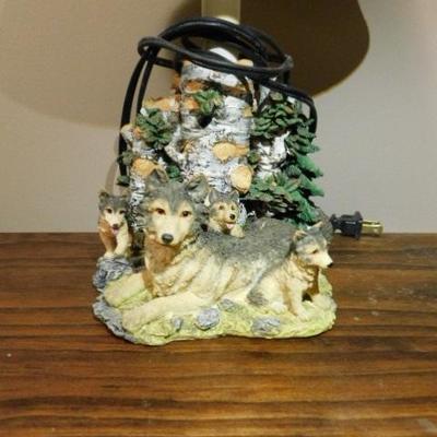 Wolf and Cubs Resin Table Lamp