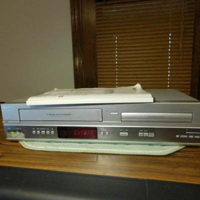 Toshiba VHS and DVD Player
