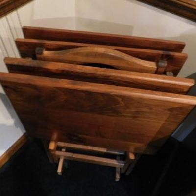 Like New Set of Four Oak TV Fold Trays with Stand