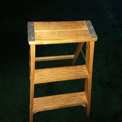 Wood Two-Step Fold Ladder