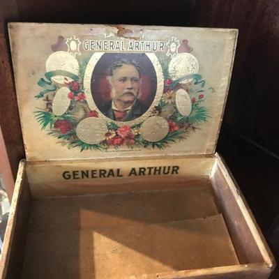 Set of 2 Collectible Cigar Boxes General Arthur & Phillies