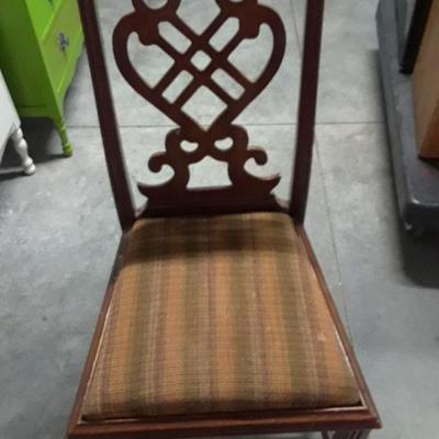 VINTAGE CHAIR