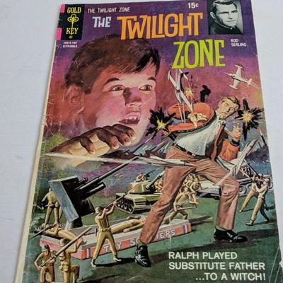 Vintage Comics/Book, The Twilight Zone, The War of the Worlds, The Time Machine