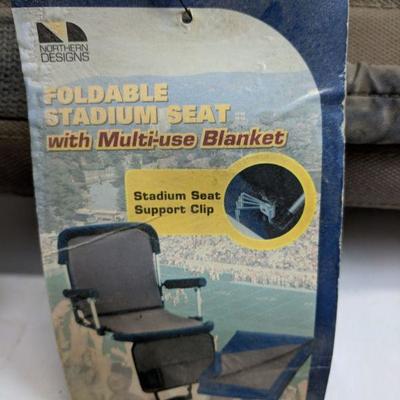 2 Foldable Stadium Seats with Multi-use Blankets, Northern Designs