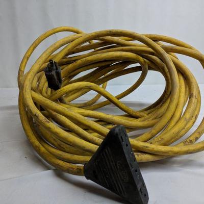 Approx 25 Ft Industrial Extention Cord with 3 Plug-Ins