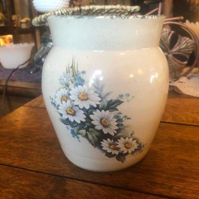 VINTAGE POTTERY VASE WITH DAISIES