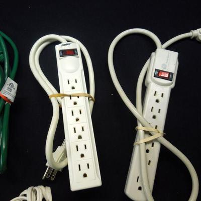 LOT 16: Group of Assorted Power and Etension Cords in Storage Box