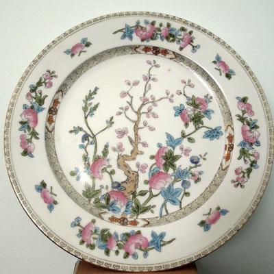 Lot 199: Antique Asian Porcelain: Kimoa, Noritake, Takahashi, Leonabo