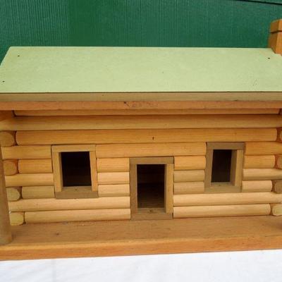 Lot 232: Log Cabin and 1960's Model Horses