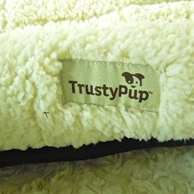 Lot 6: Therapeutic Dog Beds, Pillows, Feeding Bowls