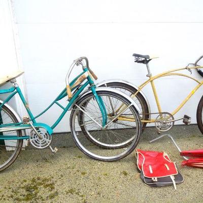 Lot 233: 1960's Bicycles and Parts: Murray and Schwinn