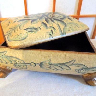 Lot 152: Group of Decoratives and Collectibles