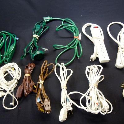 LOT 16: Group of Assorted Power and Etension Cords in Storage Box