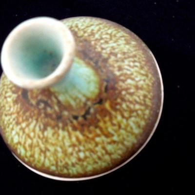 Lot 212: G. Bunker Lidded Vase Porcelain Studio Pottery 1970's
