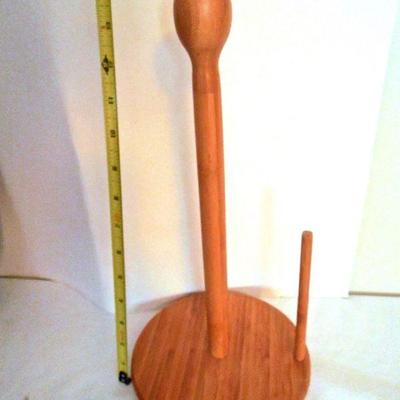 Lot 165: Group of Wood, Clay and Metal Accent Pieces