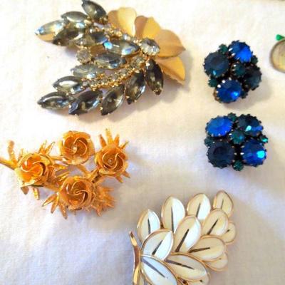 Lot 153: Wooden Jewelry Box and Vintage Jewelery