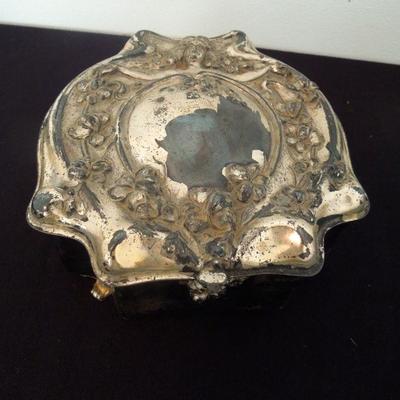 Lot 197: Lot of Vintage Collectibles  and Folk Art