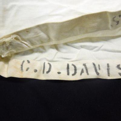 Lot 142: Vintage WWII Navy Medic Whites /Patch /4 Sailor Gob Hats