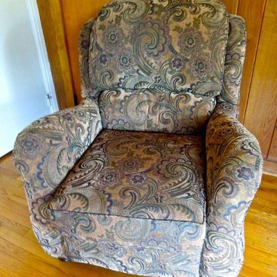 Lot 100: Haverty's Floral Paisley Upholstered Recliner