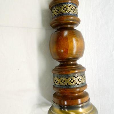 Lot 53: Pair of Wood and Brass Table Lamps