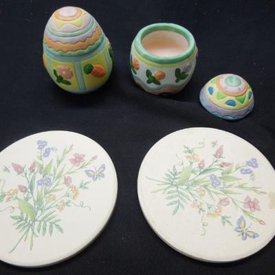 Lot 9: Easter Items for a Festive Home 