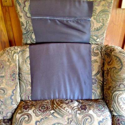 Lot 100: Haverty's Floral Paisley Upholstered Recliner