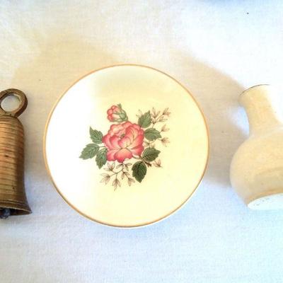 Lot 152: Group of Decoratives and Collectibles