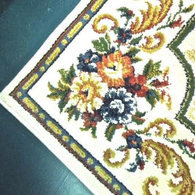 Lot 2: Three Floral Area Rugs Newport Ivory 