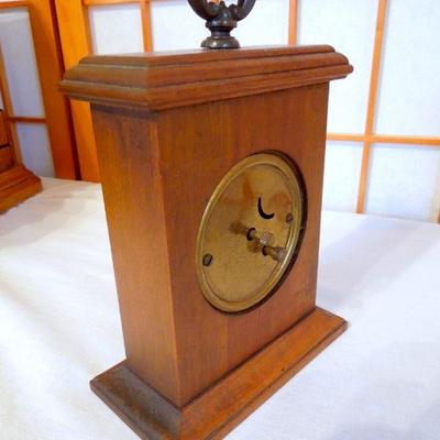 Lot 148: Crosby "Vintage" Radio Clock and Cassette Player Lot