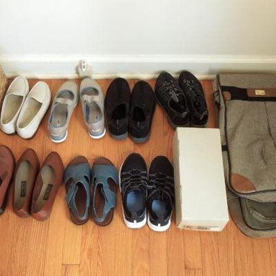 Lot 157: 10 Pairs Like New Ladies Shoes and Oscar de la Renta Garment Luggage