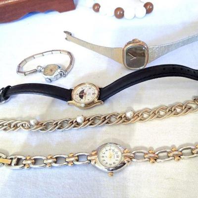 Lot 153: Wooden Jewelry Box and Vintage Jewelery
