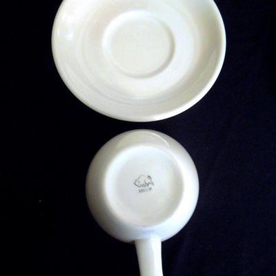 Lot 169: Vintage Lot of Corningware, Pyrex, Buffalo China, etc