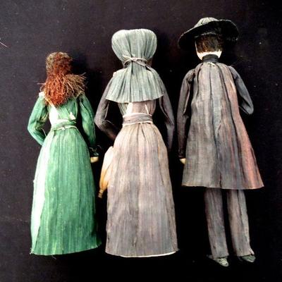 Lot 197: Lot of Vintage Collectibles  and Folk Art
