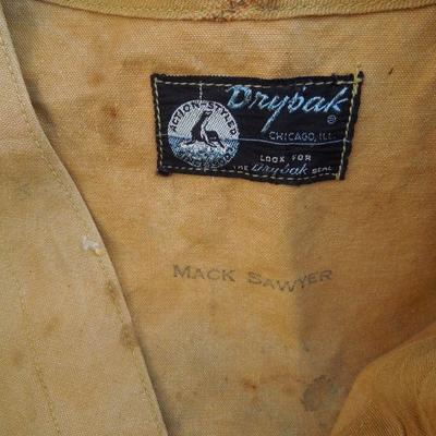 Lot 234: Vintage Vulcanized Trunk, Baseball Gear and Memorabilia