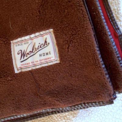 Lot 161: Williams Sonoma Quilted Coverlets and Blankets