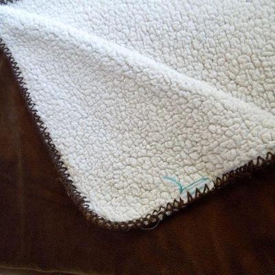 Lot 162: Blankets and Afghans