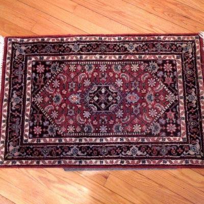 Lot 237: Folding Privacy Screen, Hanging Display Shelf and Small Rug