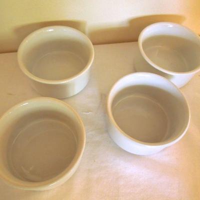 Lot 166: Basic Kitchen Essentials/Pots /Casserole/Cast Iron